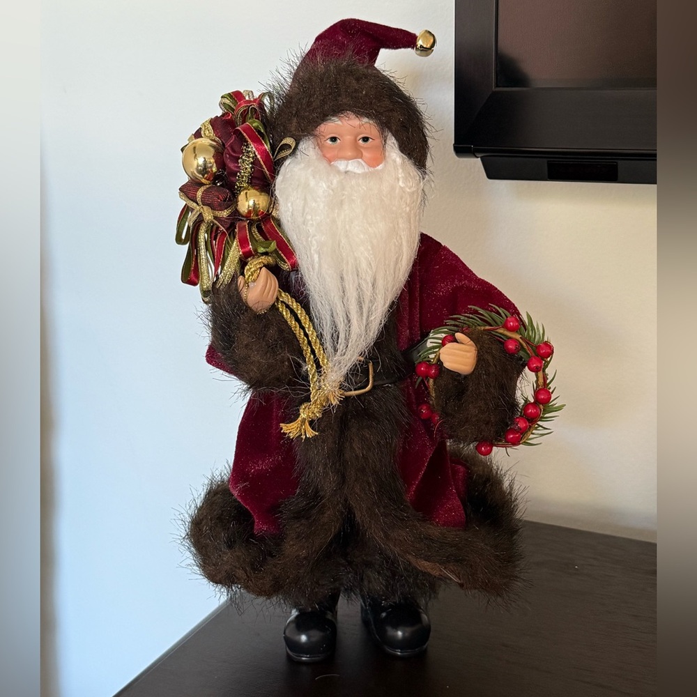 Retired 2019 Holiday Lane Macy's Velvet Santa Claus Figure 12”.